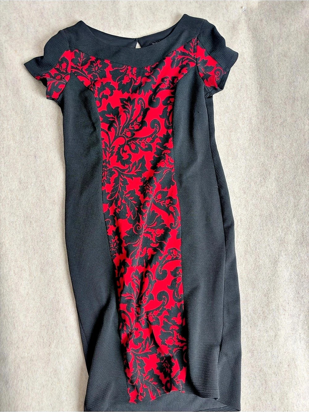 Sami and Jo Floral Mini Dress in Black & Red Size petite Medium Like New